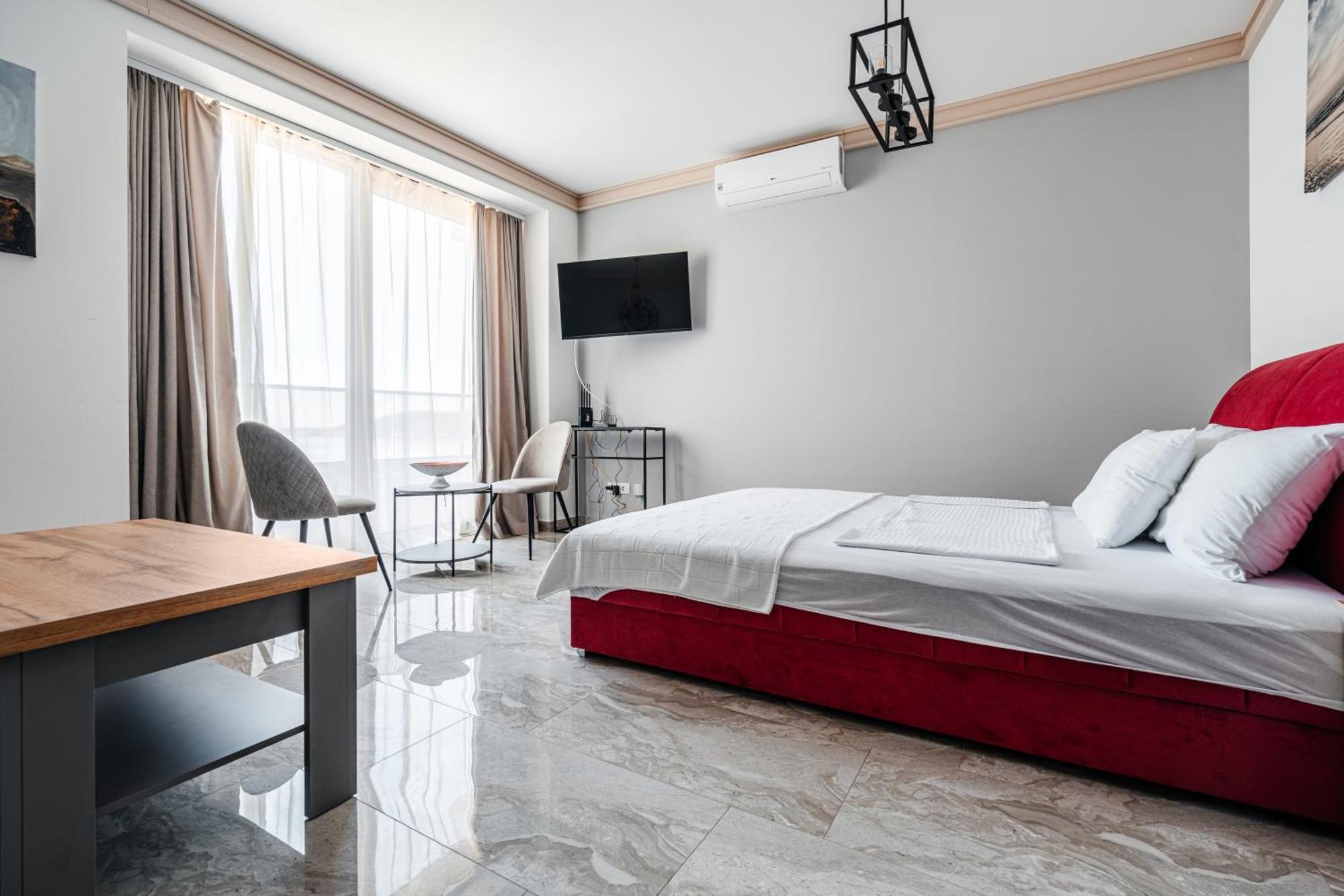 Aura Tower Aparments By In Property Rafailovici Exterior photo